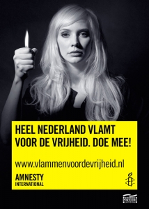 Nederland. Op 10 december bestaat de Universele Verklaring van de Rechten van de Mens 60 jaar. Voor Amnesty International aanleiding om een grootscheepse campagne te voeren onder het motto ÔVlammen voor de VrijheidÕ. Met belangeloze medewerking van 13 bekende Nederlanders, worden mensen opgeroepen om op www.vlammenvoordevrijheid.nl hun vlam te ontsteken en daarmee hun solidariteit te betuigen met mensenrechtenvoorvechters in de hele wereld.